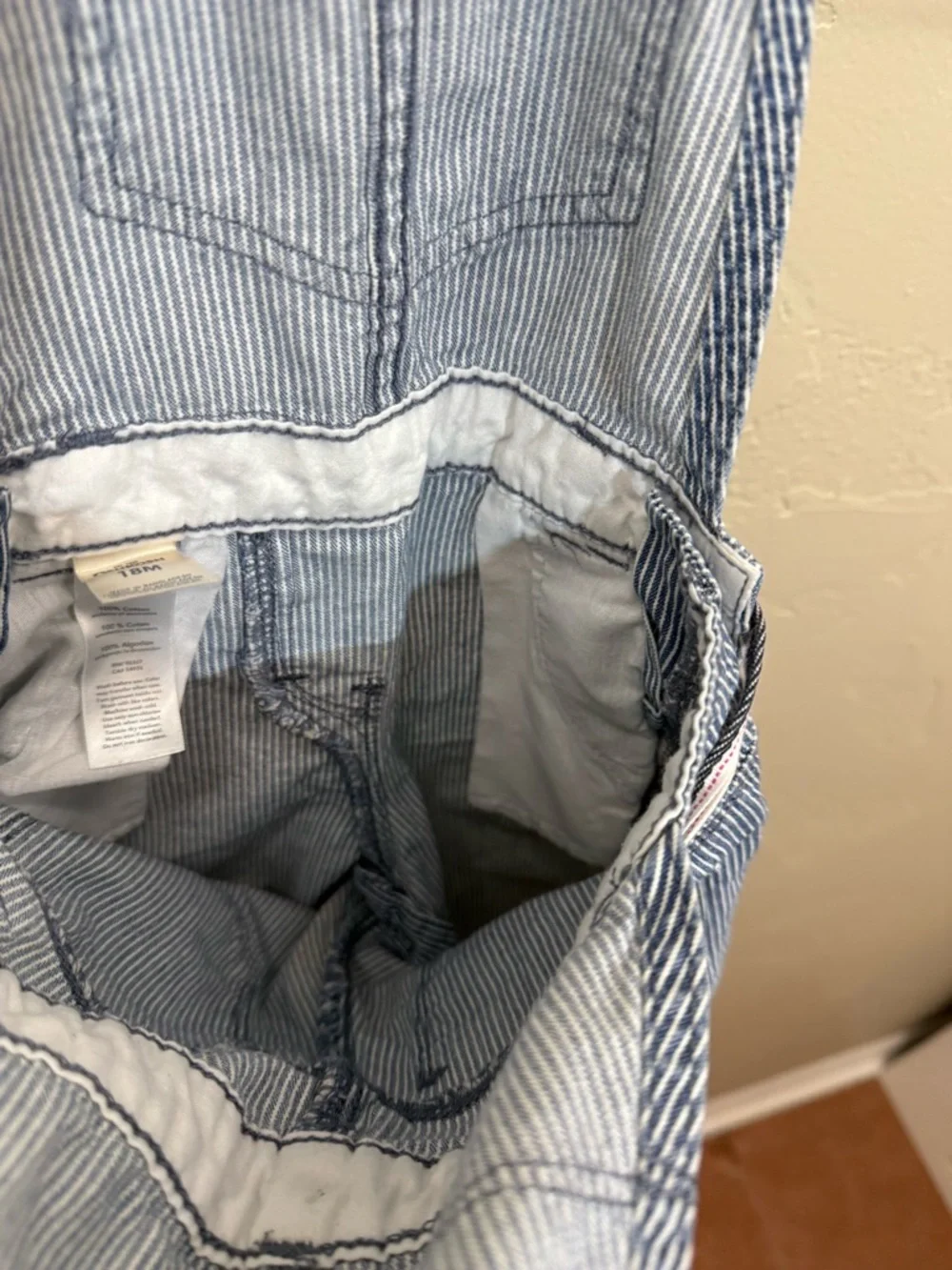 OshKosh B'gosh Vestbak‎ Blue Railroad Stripe Kids Overalls. 18months. Unisex